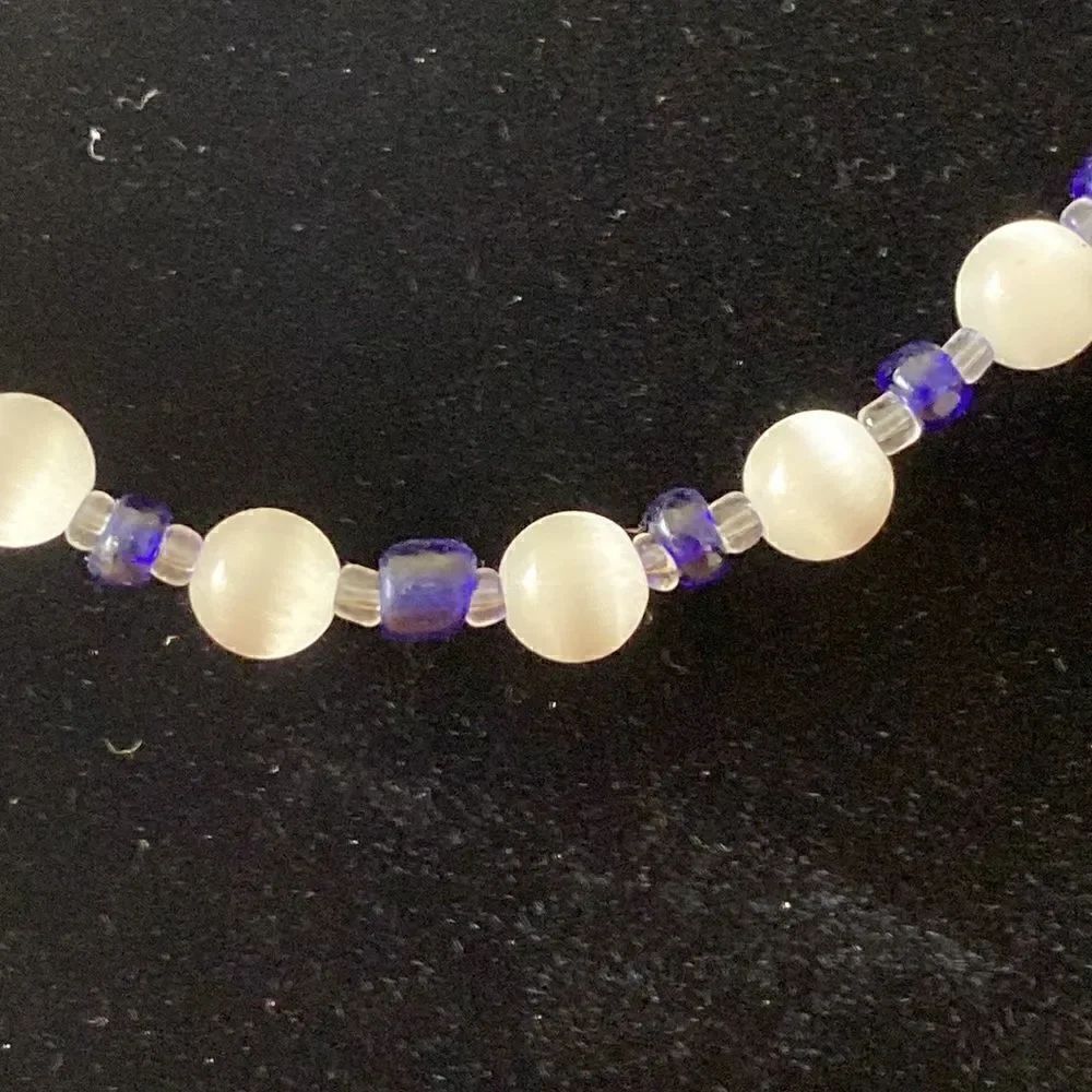 Beaded necklace - Picture 2 of 3